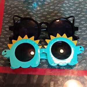 CAT AND DINOSAUR GLASSES